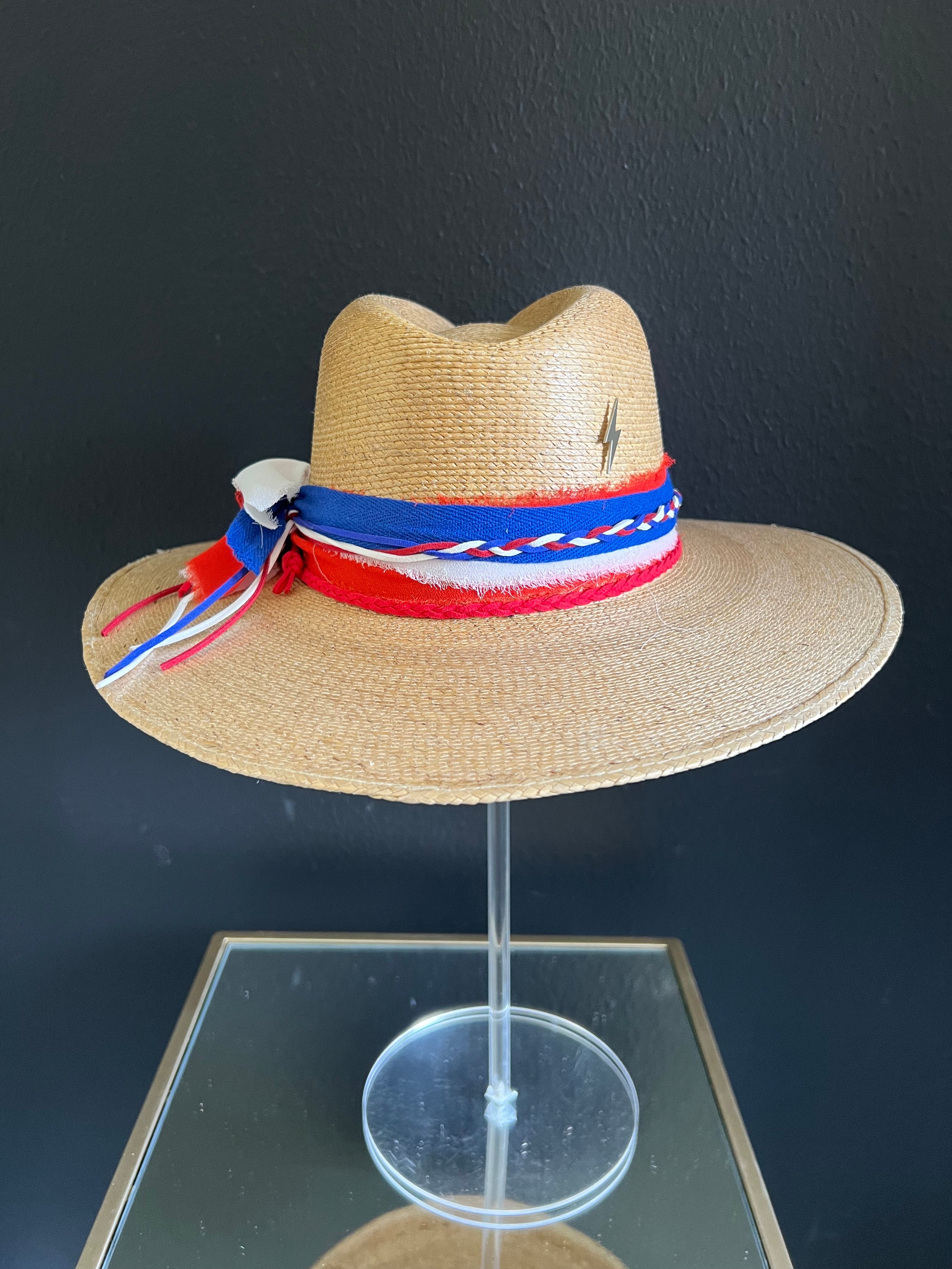 USA Design. Choose color hat, charm sayings can be changed with an email.